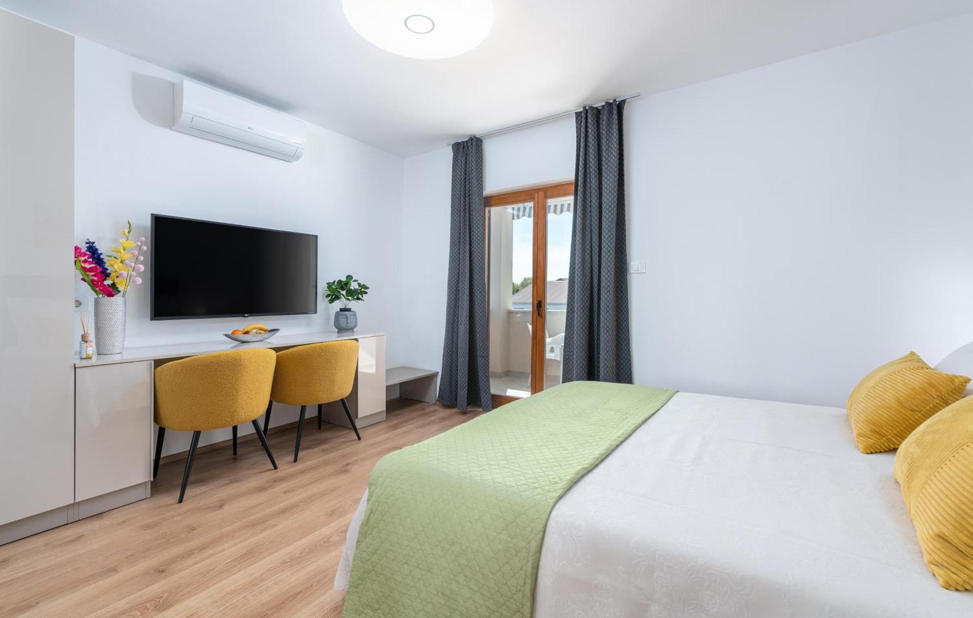 Apartments Viktor Porec Exterior photo