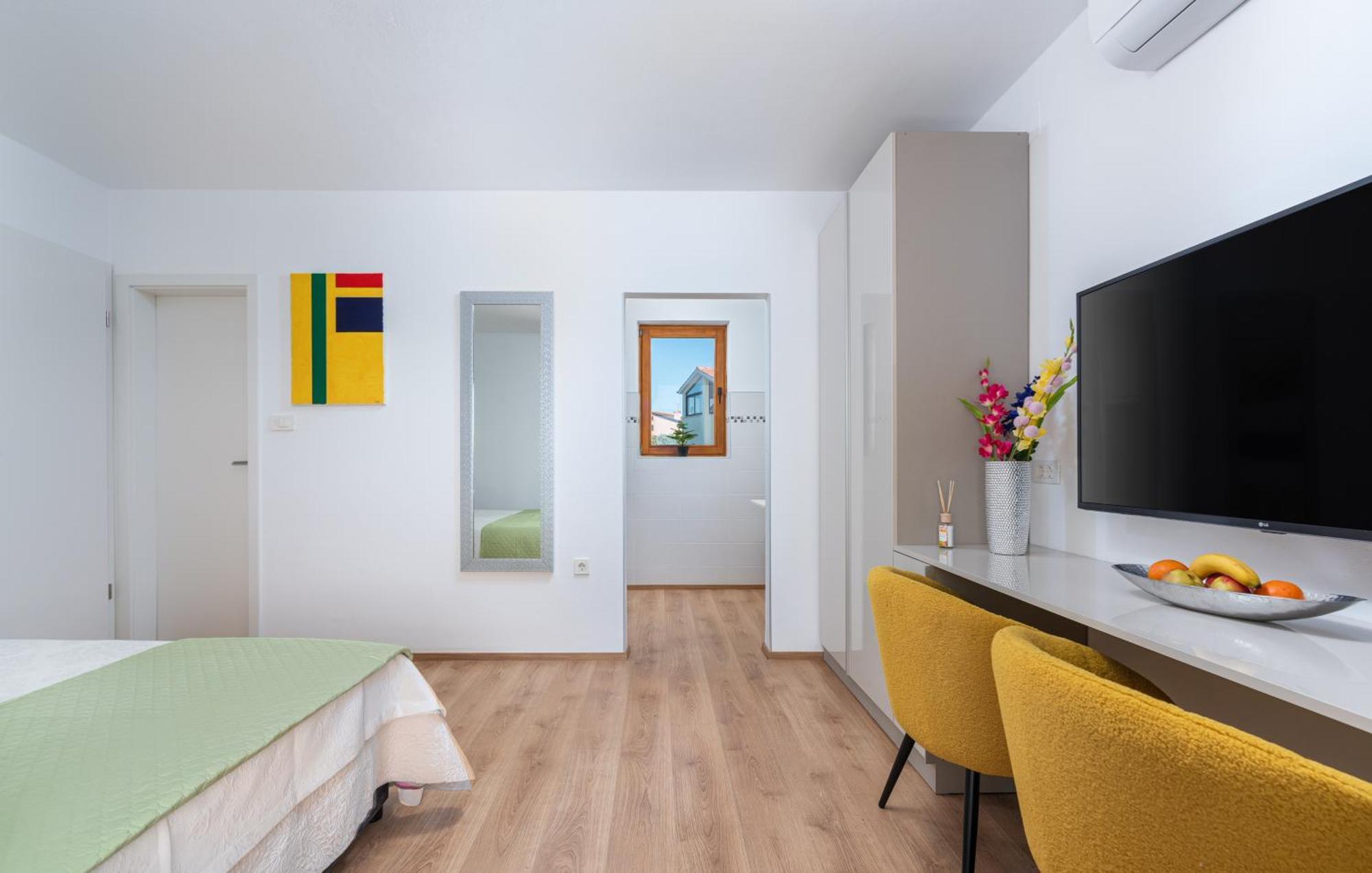 Apartments Viktor Porec Exterior photo