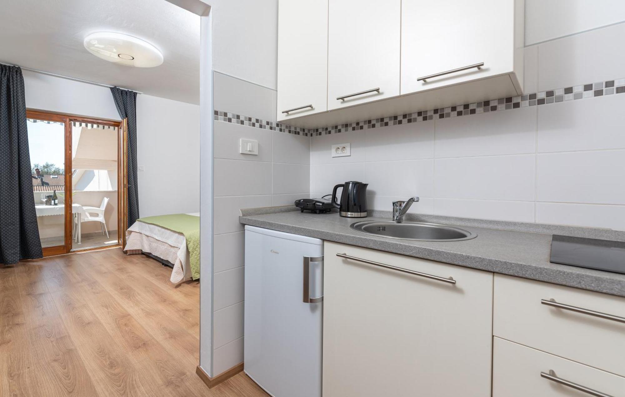 Apartments Viktor Porec Exterior photo