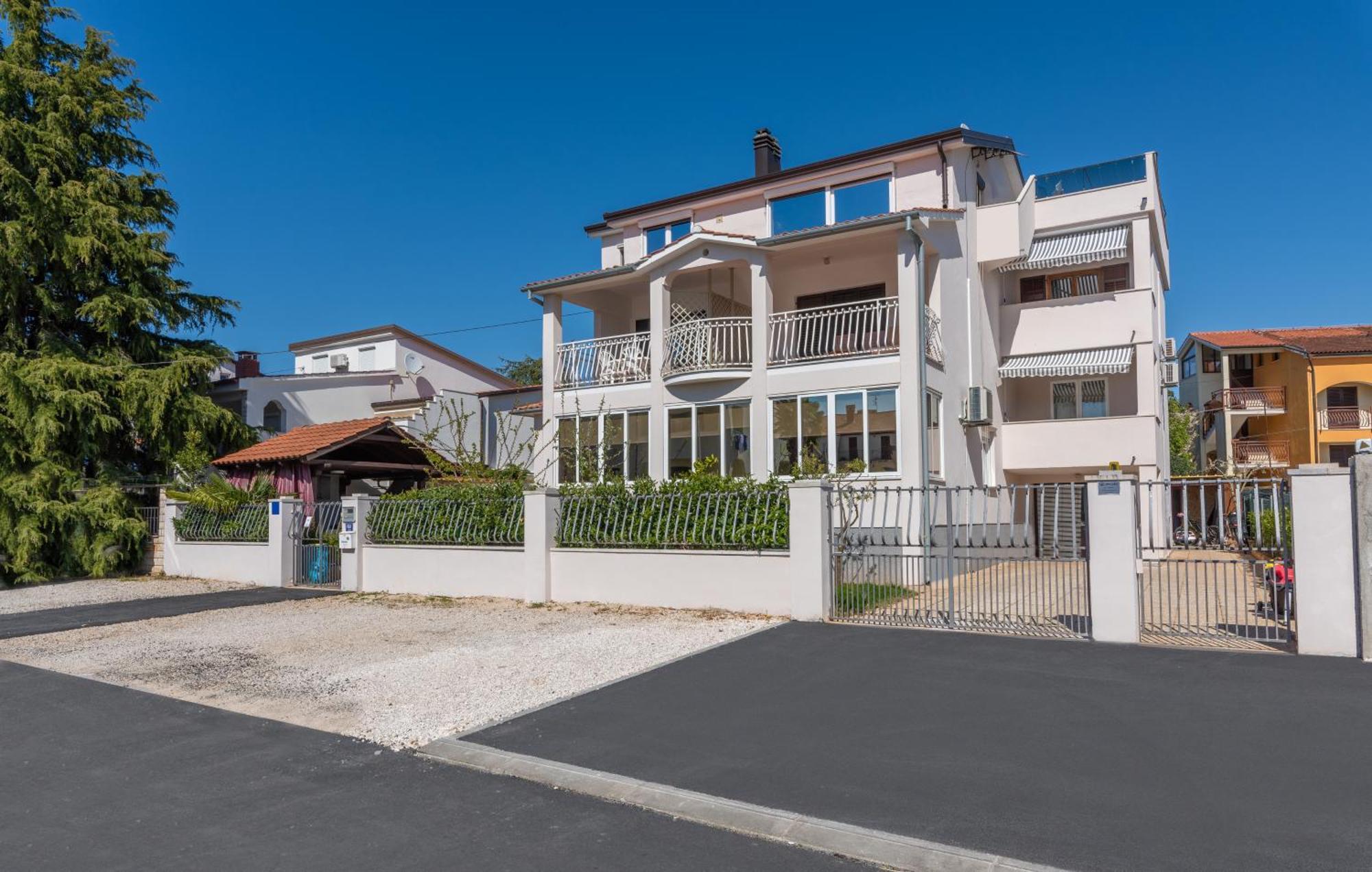 Apartments Viktor Porec Exterior photo
